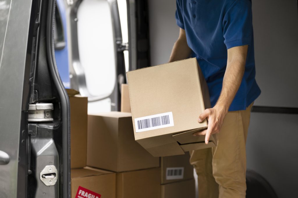 Cerrar Las Manos Caja De Transporte 1024x681